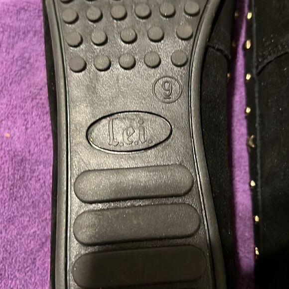 NWOT LEI size 9 black suede slip on flats with studs stars and tassel trim - Picture 4 of 12